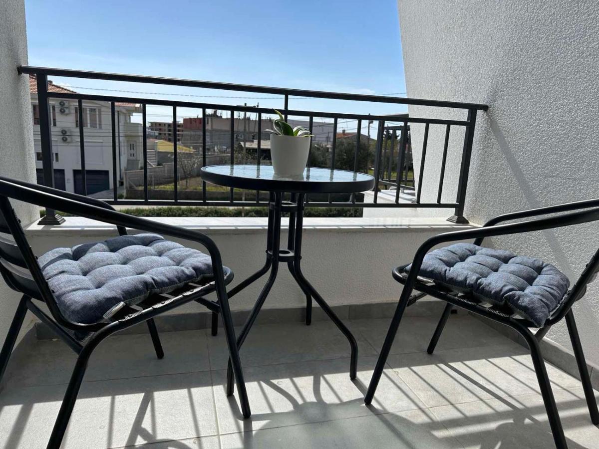 Danin Apartmani Bar Eksteriør bilde