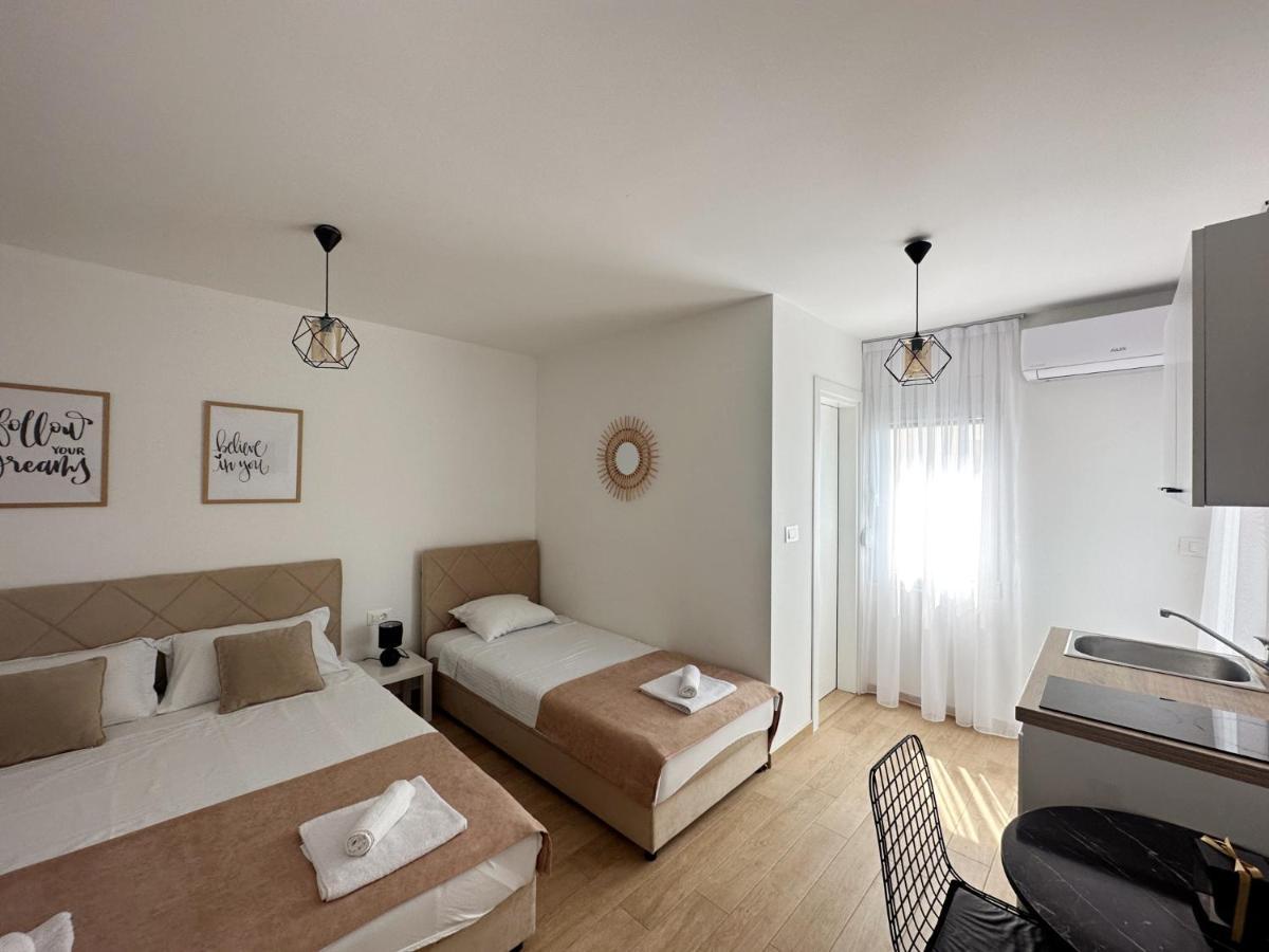 Danin Apartmani Bar Eksteriør bilde