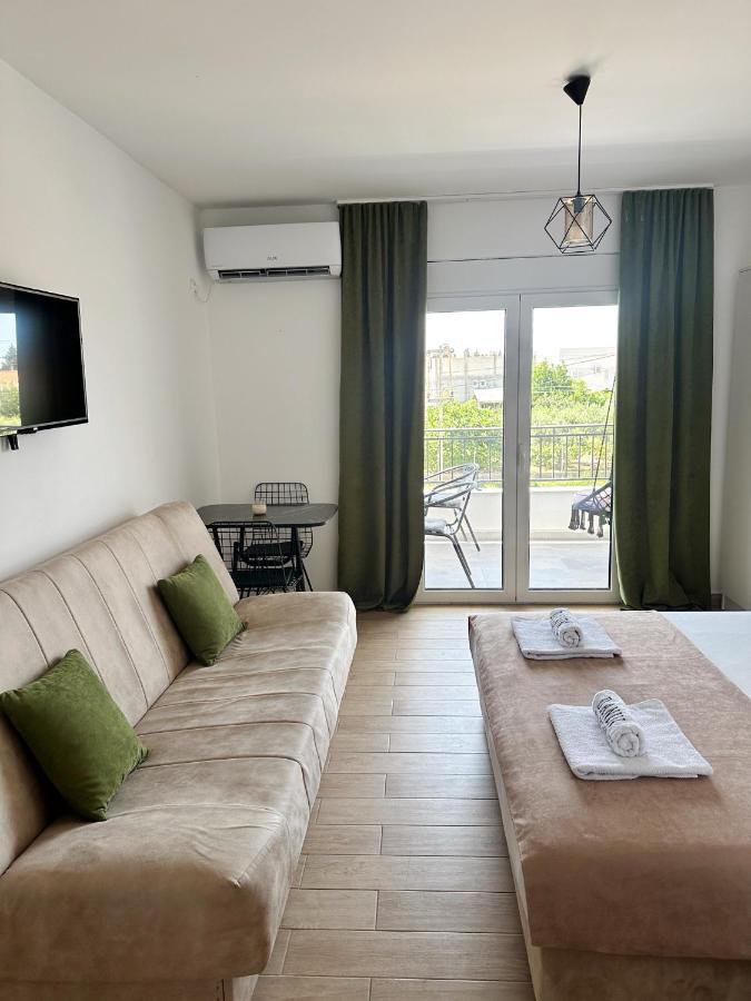 Danin Apartmani Bar Eksteriør bilde