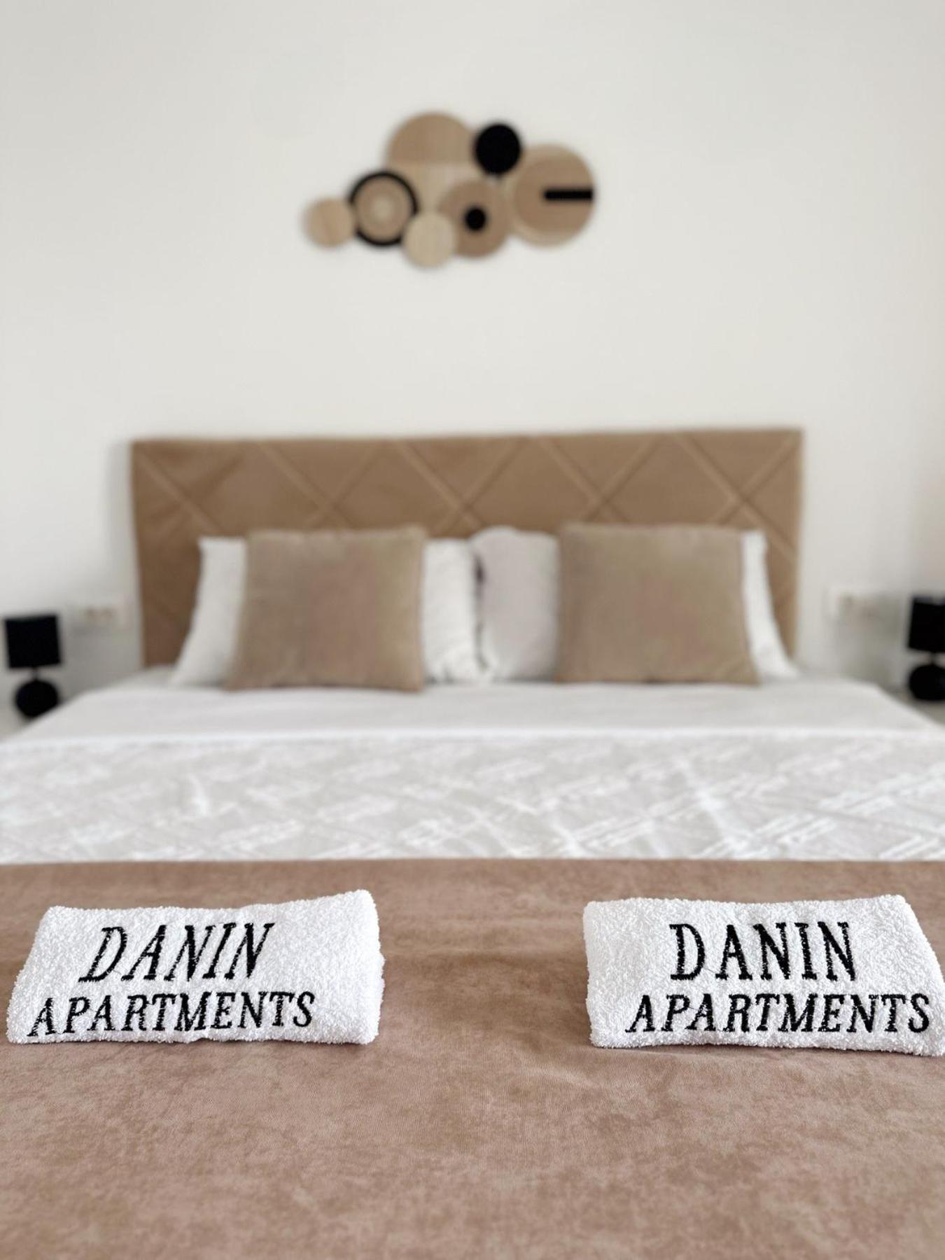 Danin Apartmani Bar Eksteriør bilde