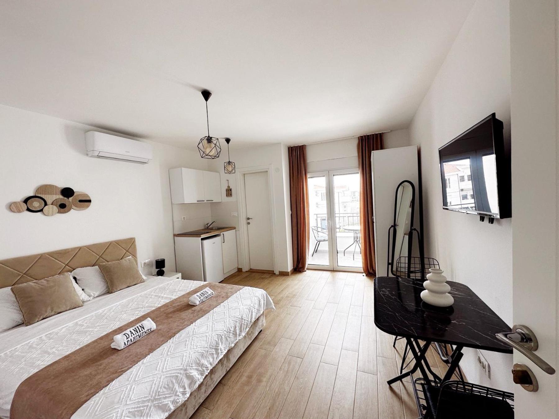 Danin Apartmani Bar Eksteriør bilde