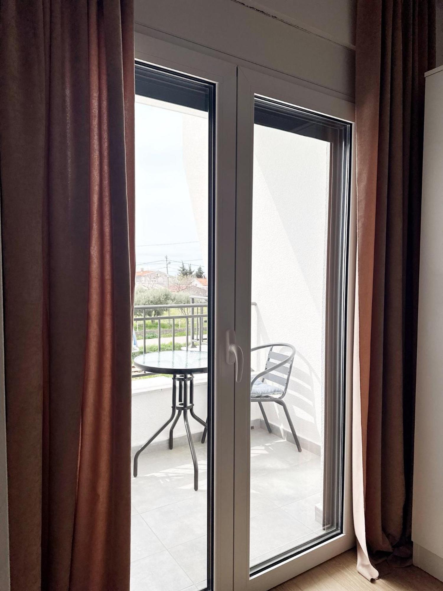 Danin Apartmani Bar Eksteriør bilde