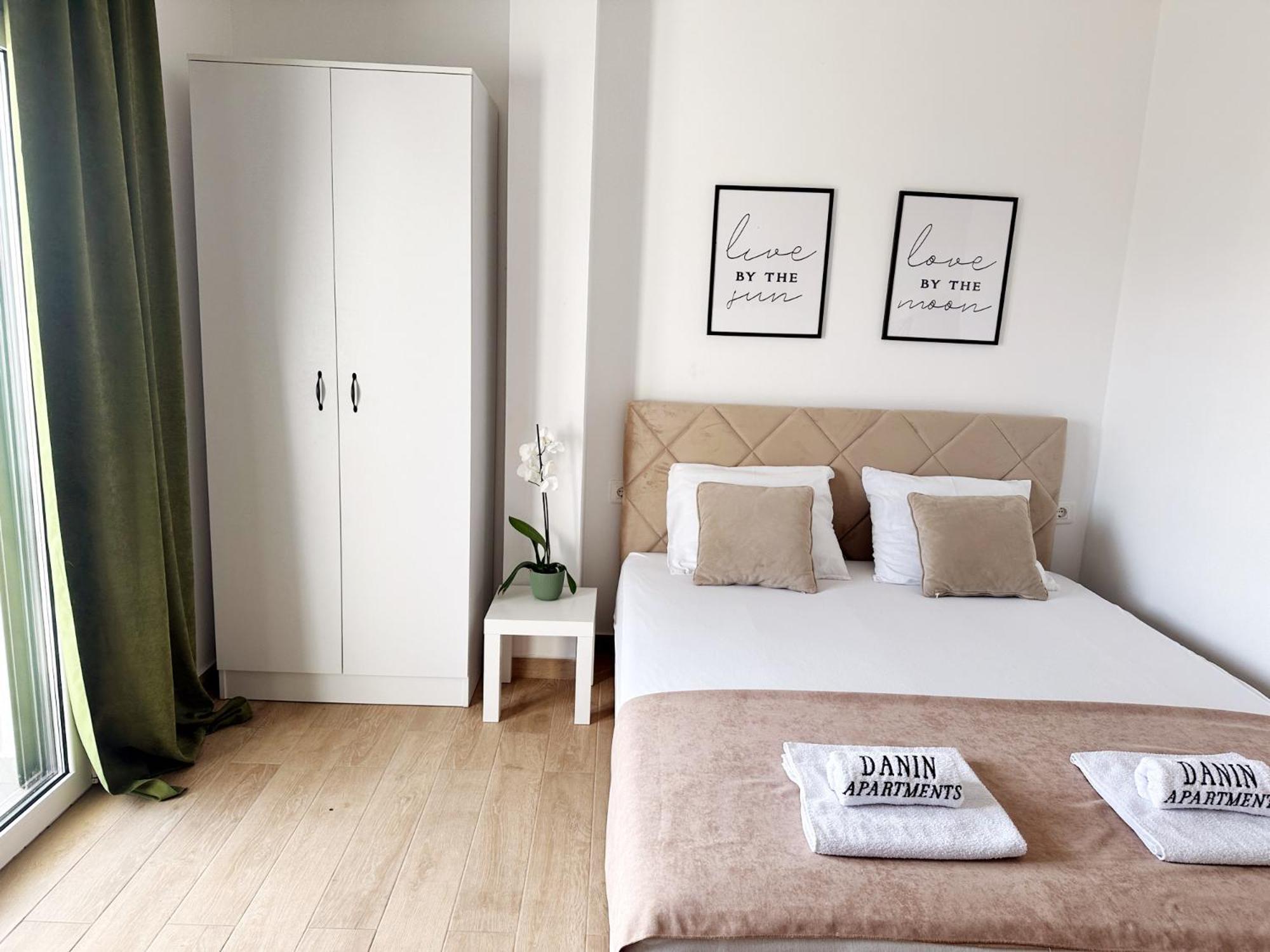 Danin Apartmani Bar Eksteriør bilde
